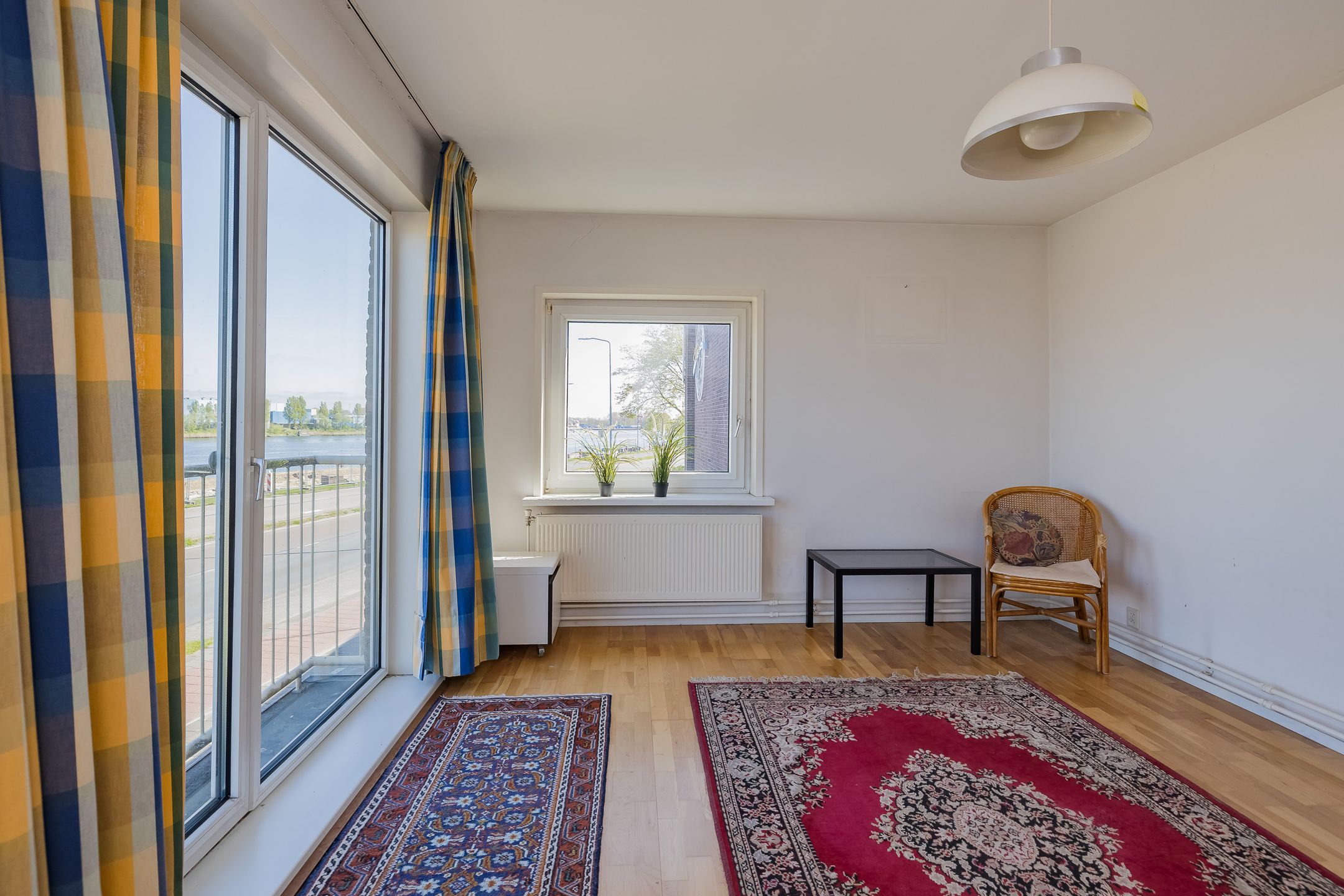 Spacious Semi-Detached Home with Deep South-Facing Garden and Canal Views — 36