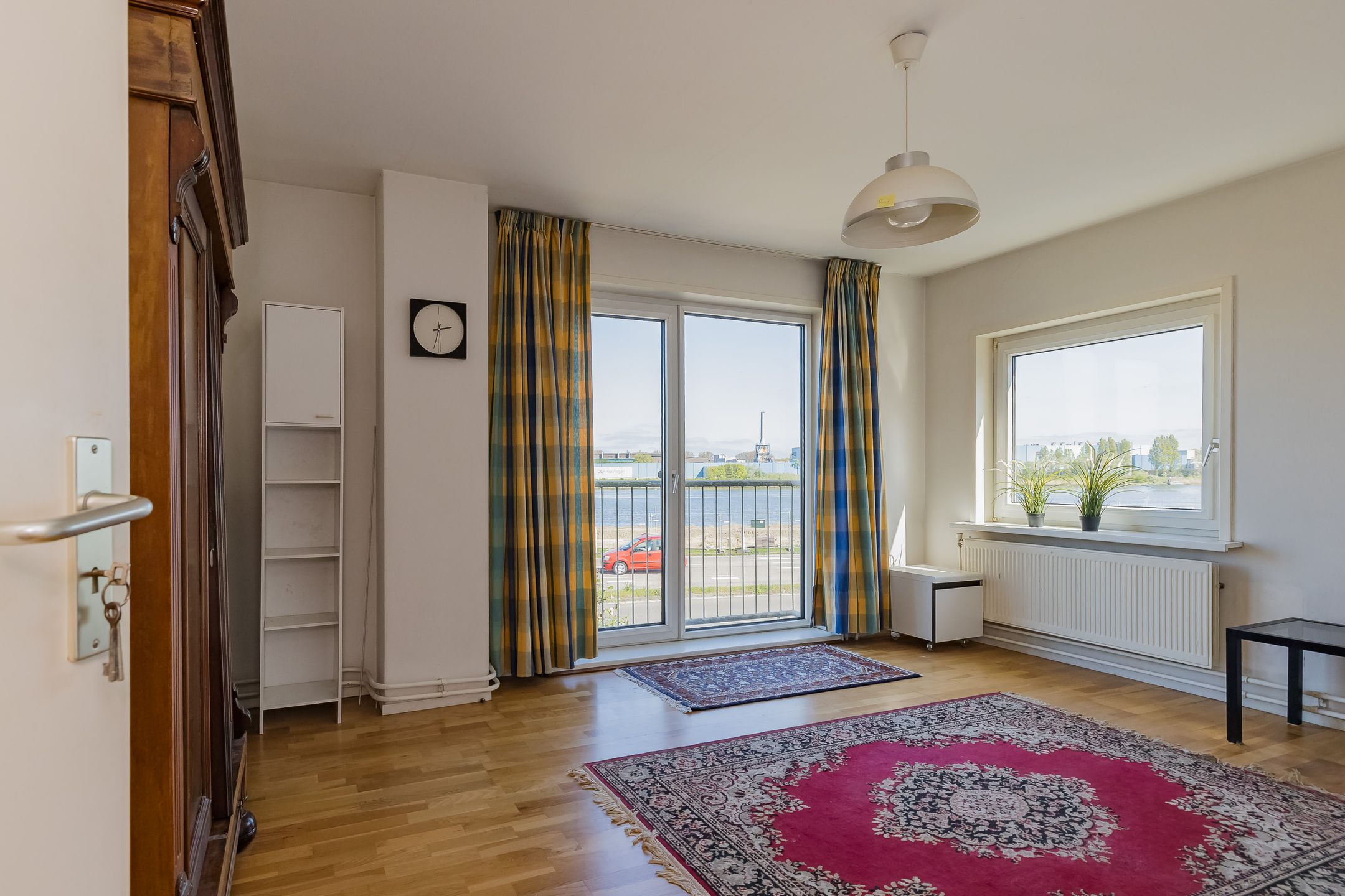 Spacious Semi-Detached Home with Deep South-Facing Garden and Canal Views — 33