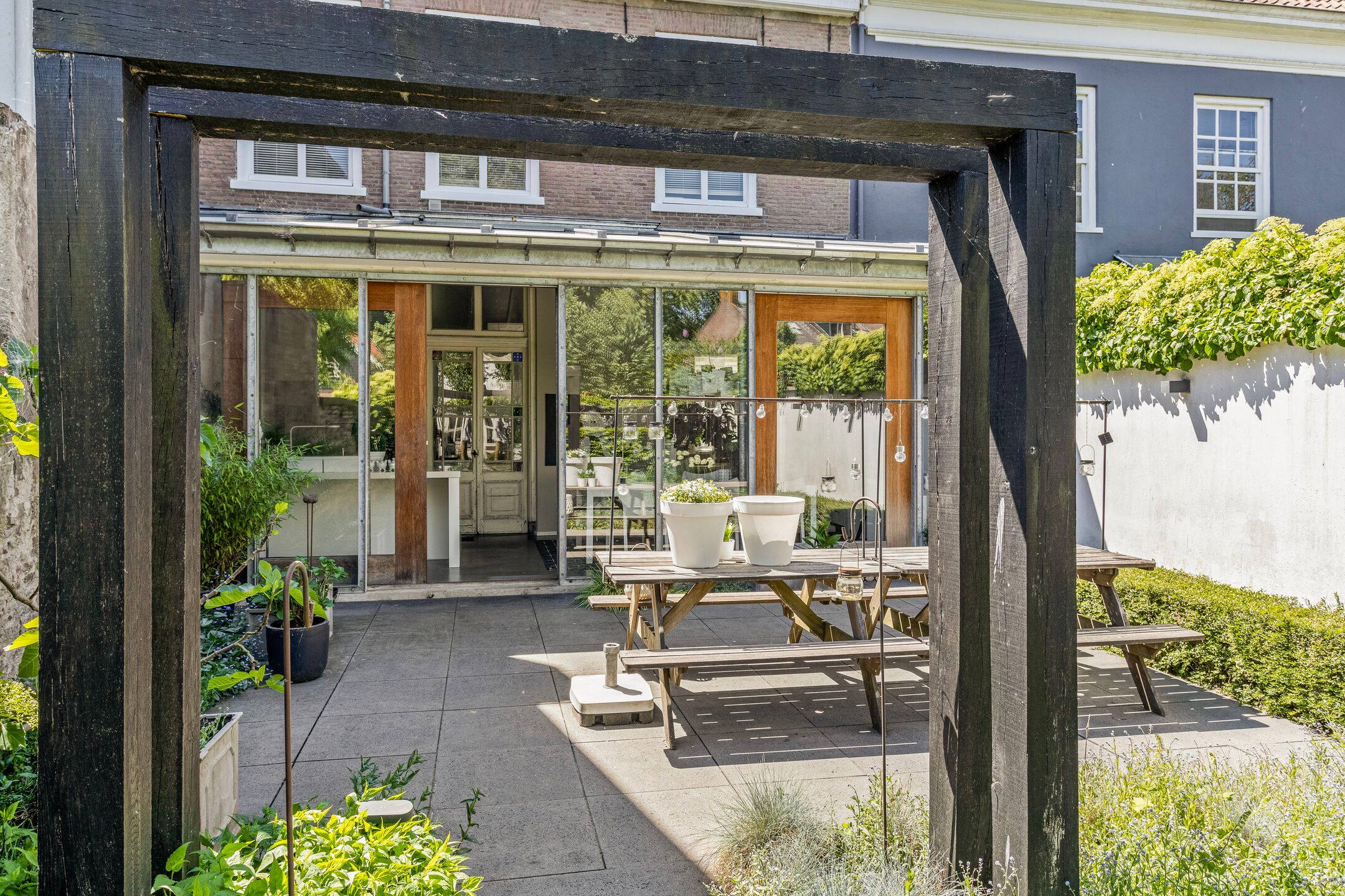 Monumental Townhouse with City Garden and Garage in Historic Doesburg Center — 57