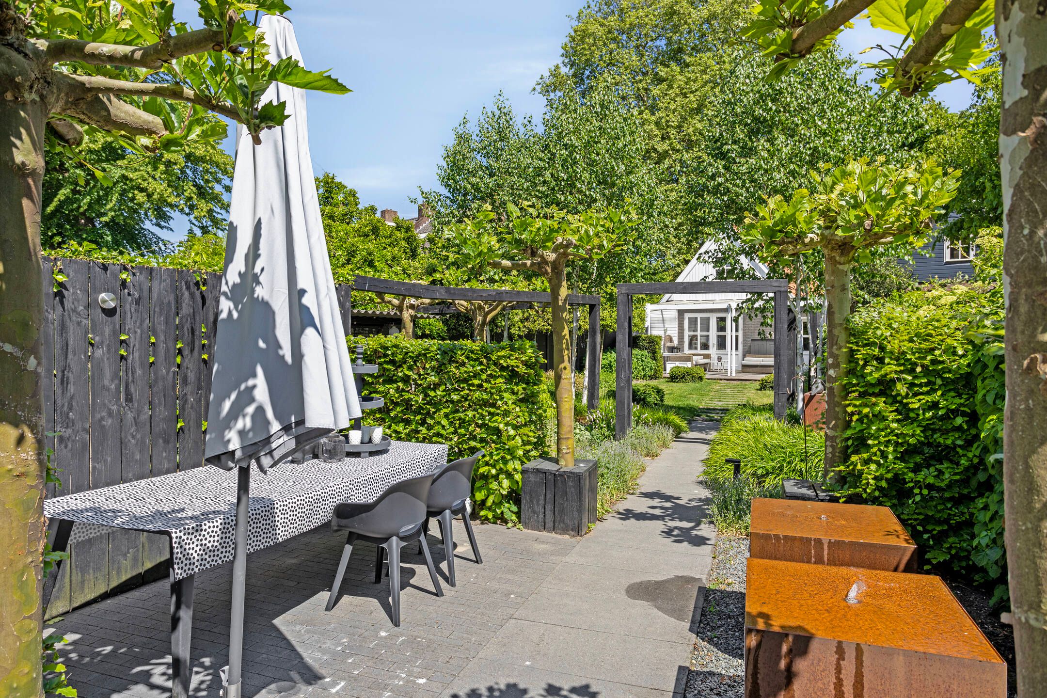 Monumental Townhouse with City Garden and Garage in Historic Doesburg Center — 60