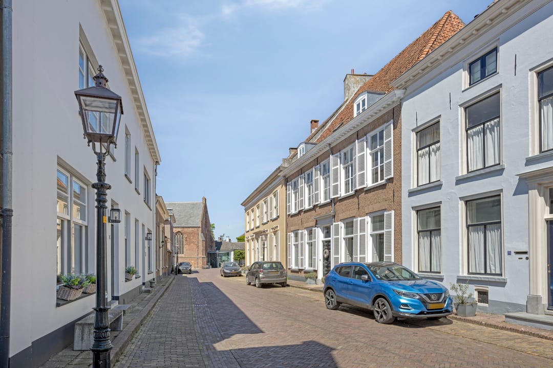 Monumental Townhouse with City Garden and Garage in Historic Doesburg Center — 68