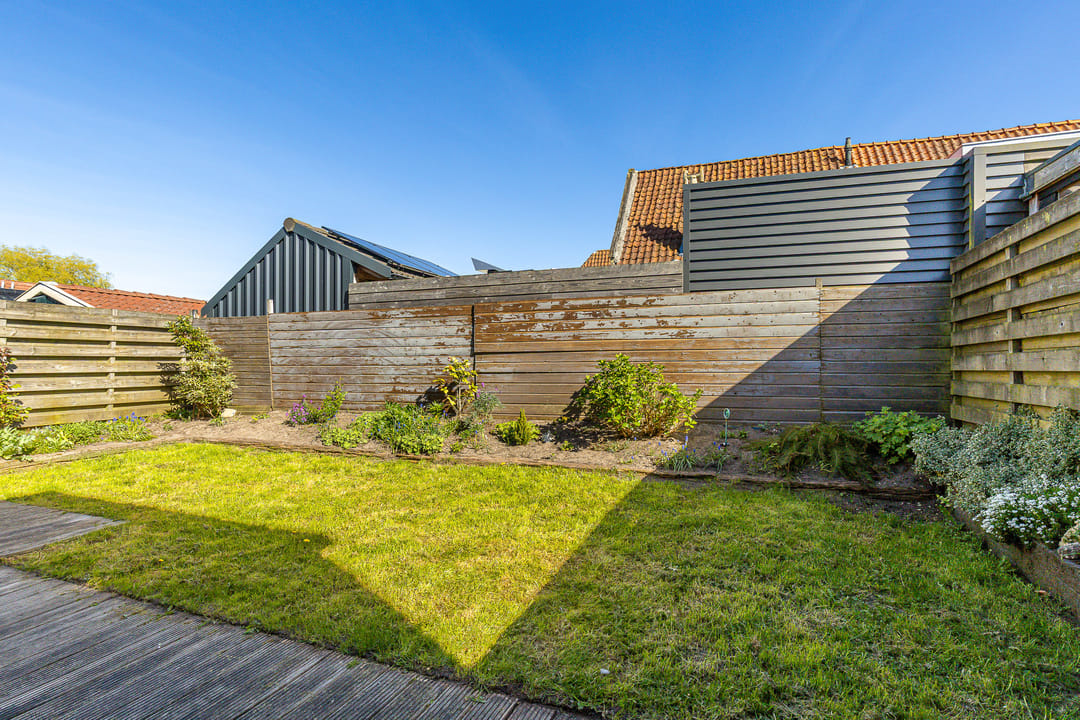 Spacious detached family home with five bedrooms and garage in the heart of Joure — 28