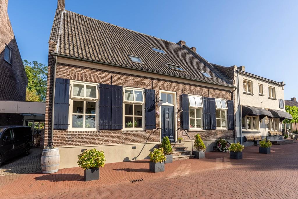 Photo 10 of Grotestraat 36