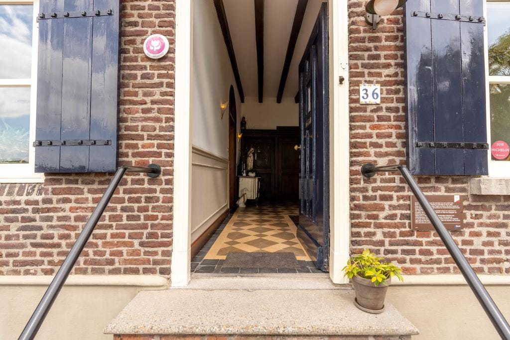 Photo 12 of Grotestraat 36