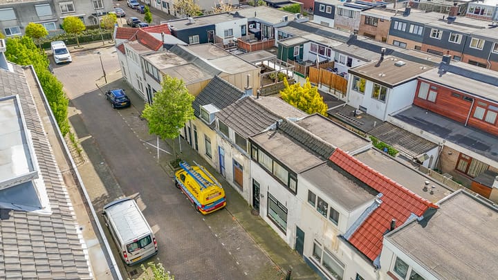 Photo 4 of Zalmstraat 32