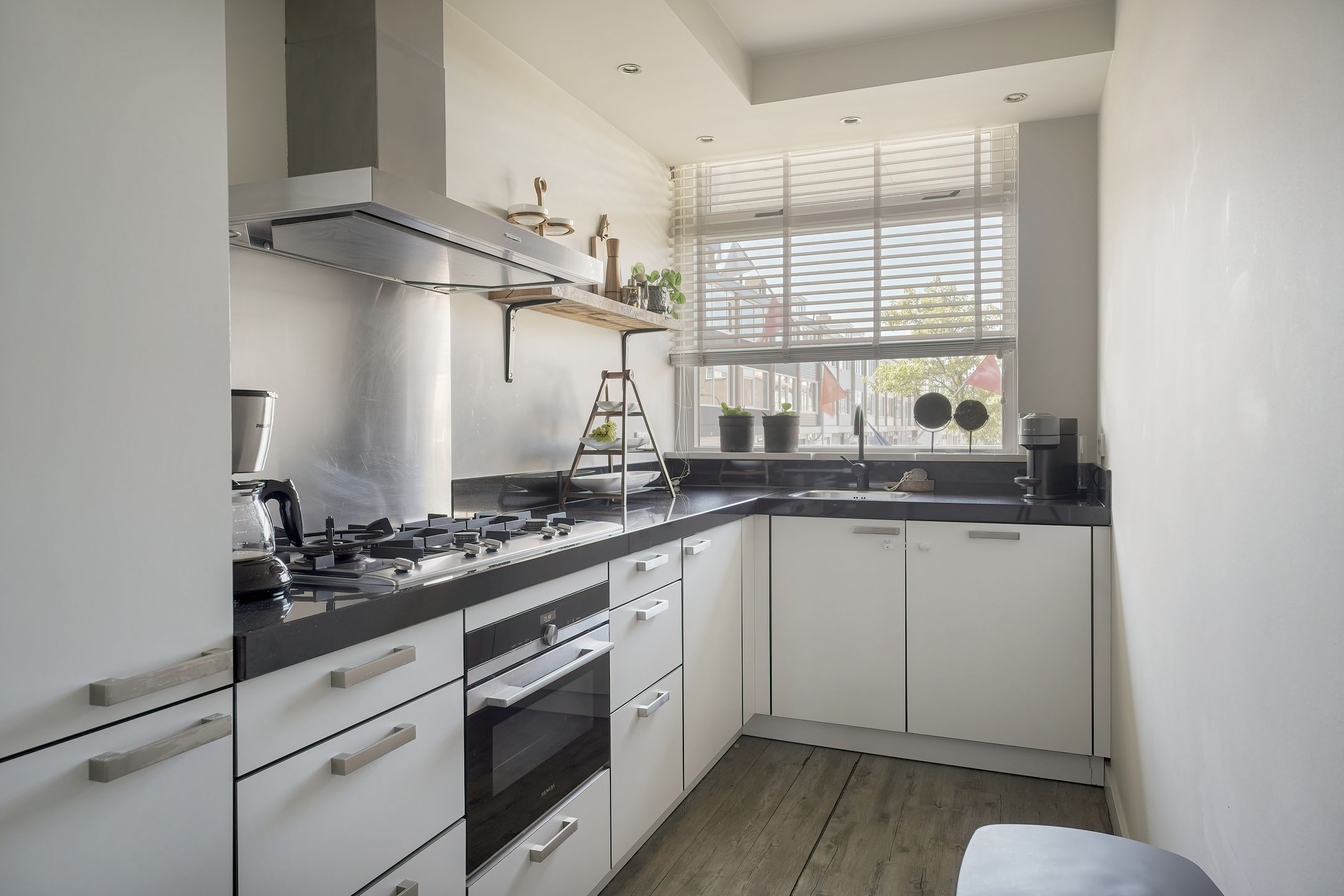 Photo 12 of Willy Sluiterstraat 85