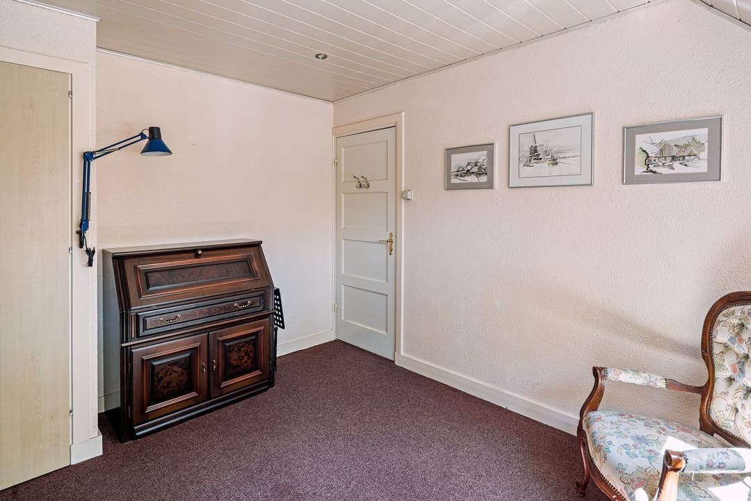 Characteristic Renovated Corner House from 1938 with Hobby Space and Garden — 23