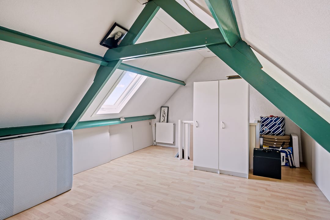 Characteristic Renovated Corner House from 1938 with Hobby Space and Garden — 28