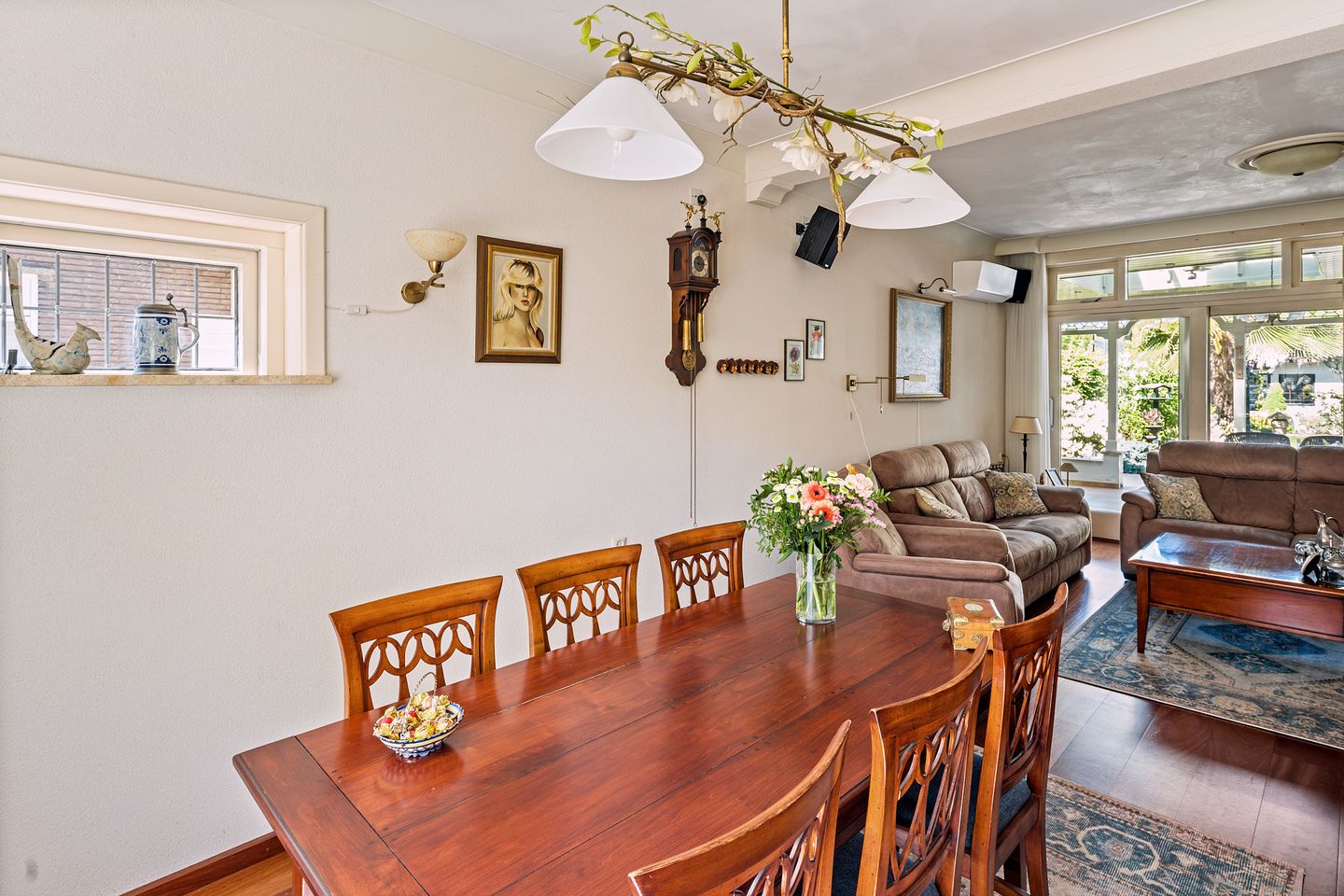 Characteristic Renovated Corner House from 1938 with Hobby Space and Garden — 14