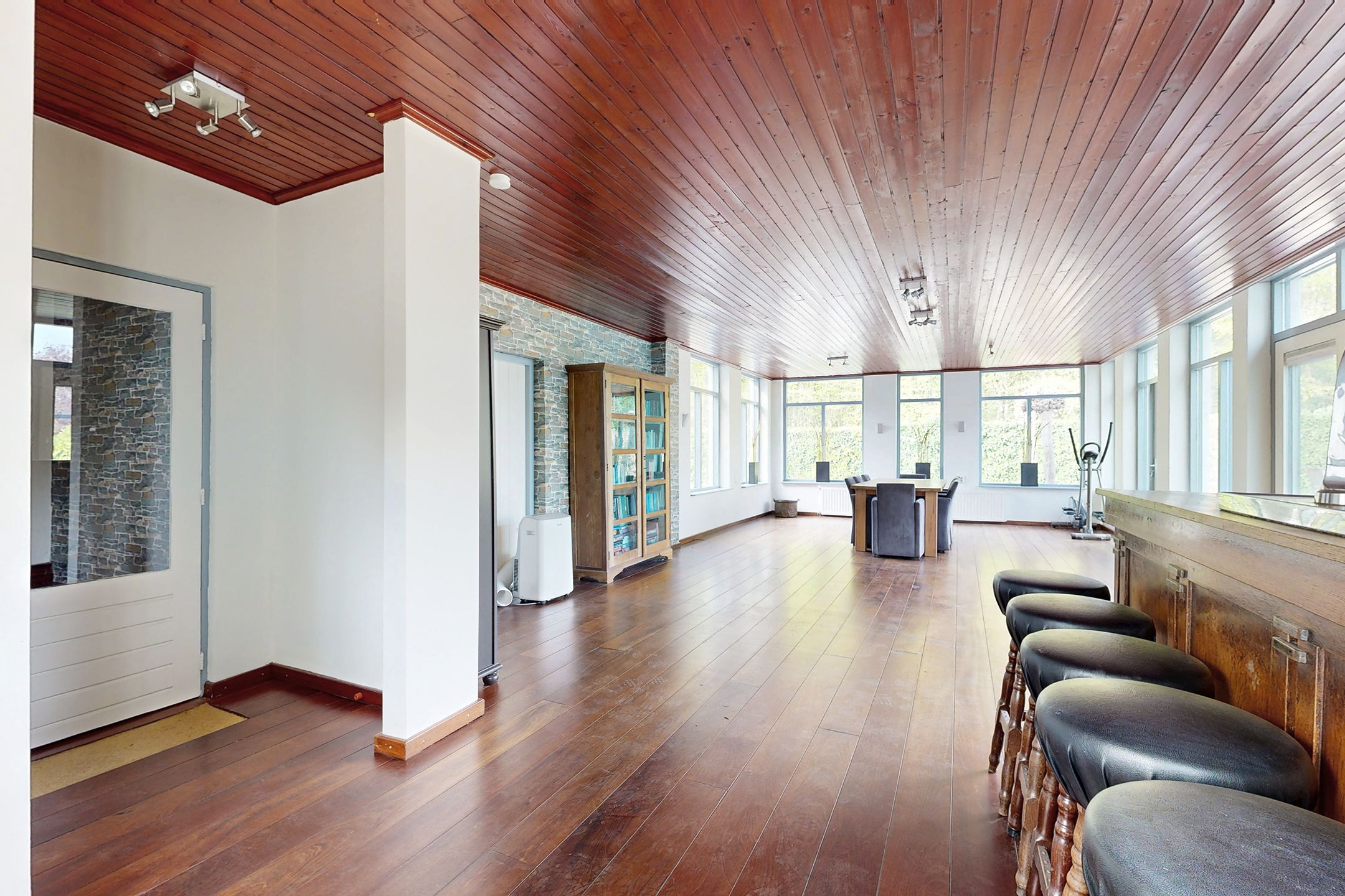 Exclusive Villa with Pool at the Edge of Standdaarbuiten Forest — 30