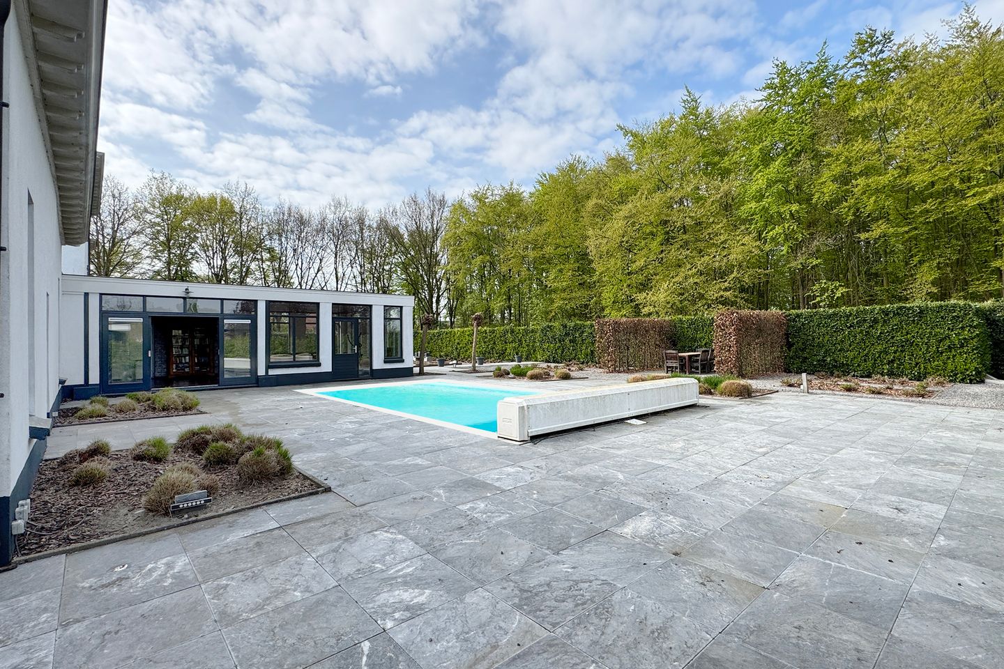 Exclusive Villa with Pool at the Edge of Standdaarbuiten Forest — 95