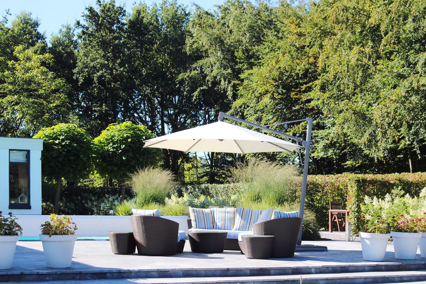 Exclusive Villa with Pool at the Edge of Standdaarbuiten Forest — 100