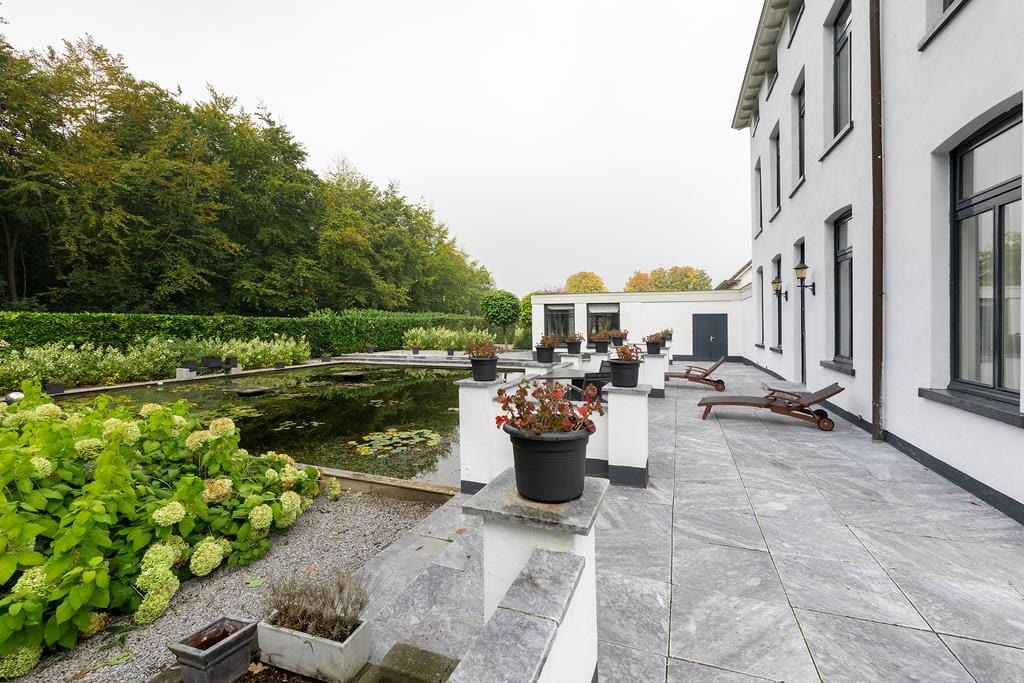 Exclusive Villa with Pool at the Edge of Standdaarbuiten Forest — 77