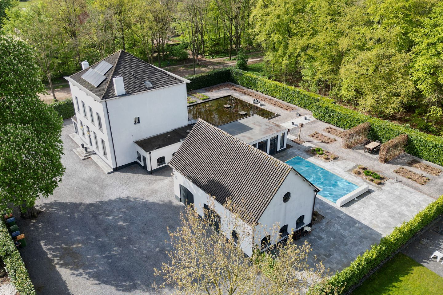 Exclusive Villa with Pool at the Edge of Standdaarbuiten Forest — 124