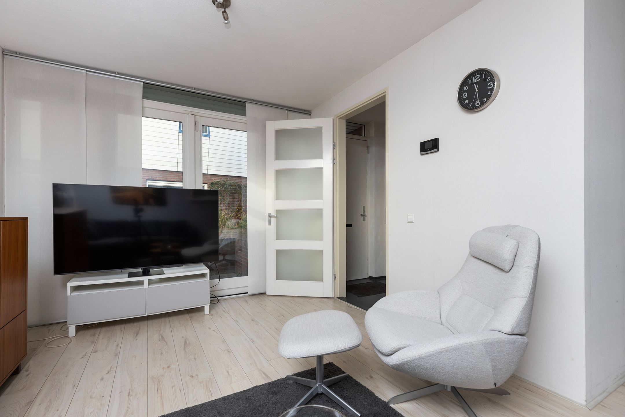 Modern Corner Home in Zwijndrecht Juliandorp — 12