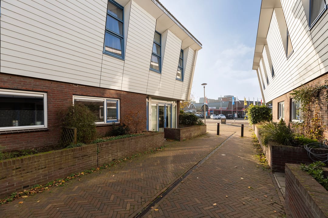 Modern Corner Home in Zwijndrecht Juliandorp — 28