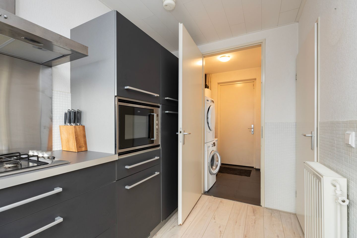 Modern Corner Home in Zwijndrecht Juliandorp — 14
