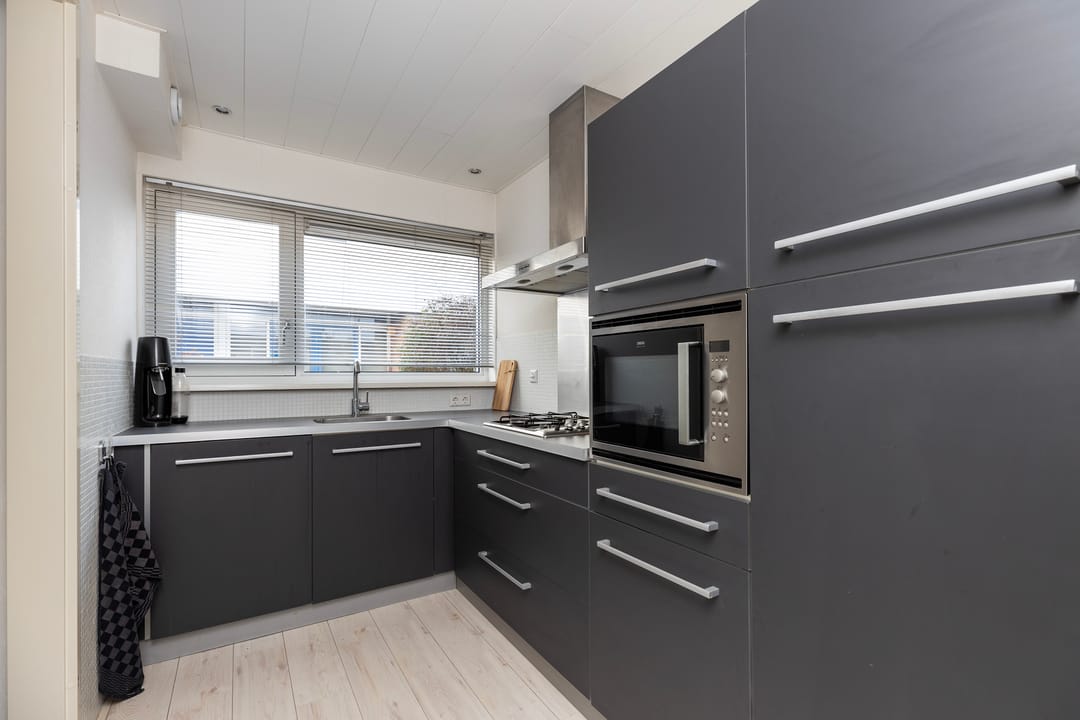 Modern Corner Home in Zwijndrecht Juliandorp — 13