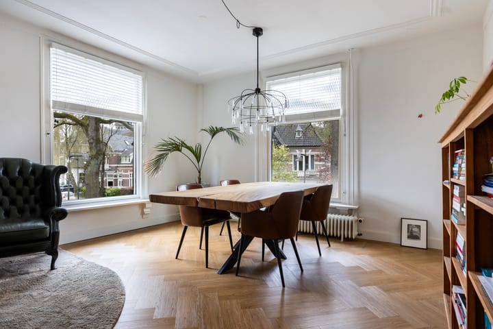 Koninginnelaan 12, Apeldoorn