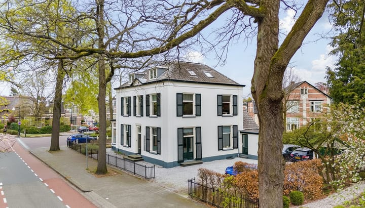 Koninginnelaan 12, Apeldoorn