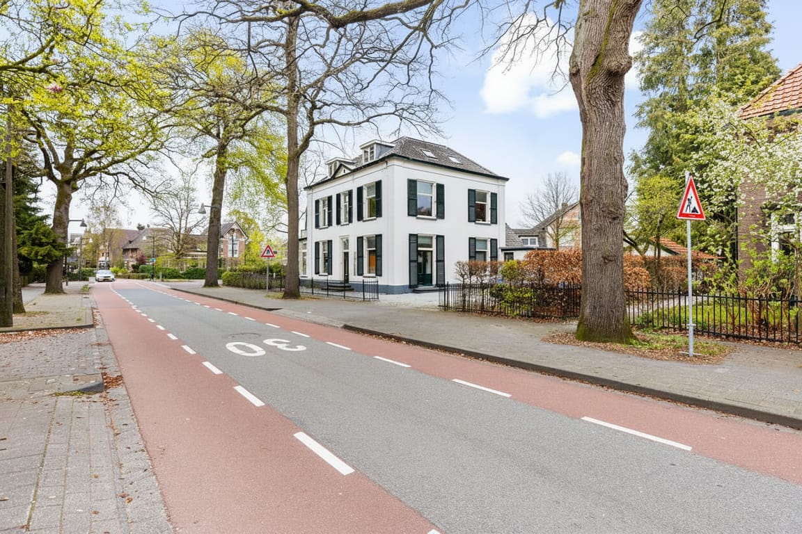 Bekijk foto 5 van Koninginnelaan 12