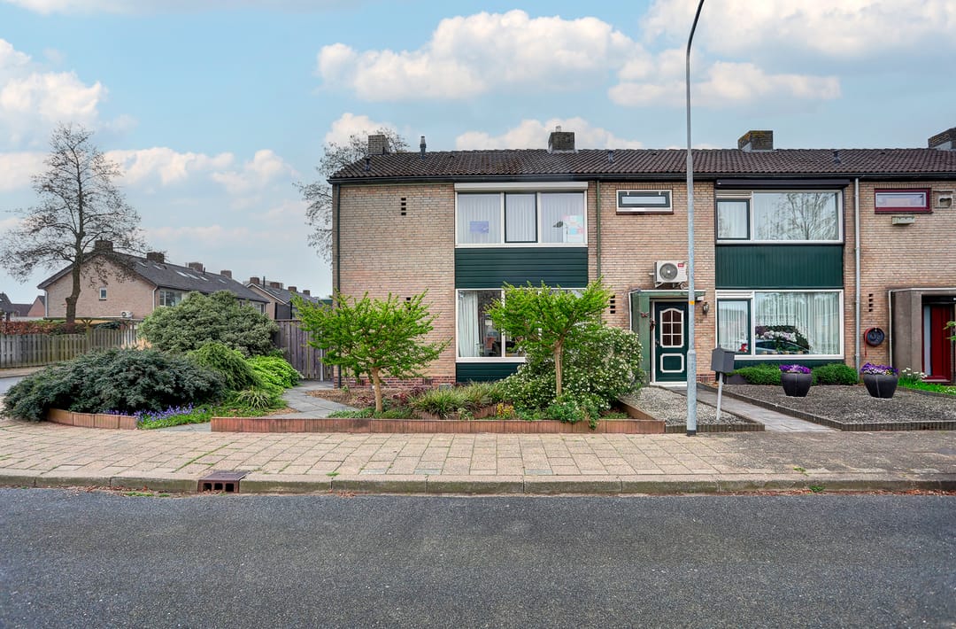 Photo 1 of Meidoornstraat 27