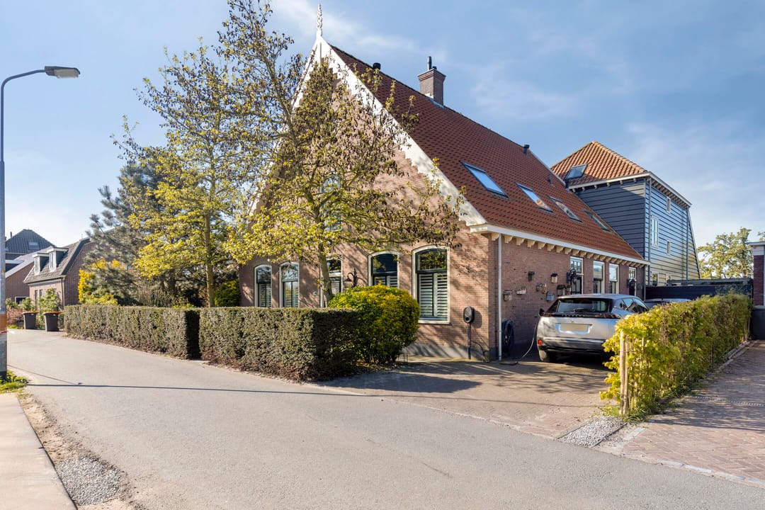Assum 8, Uitgeest