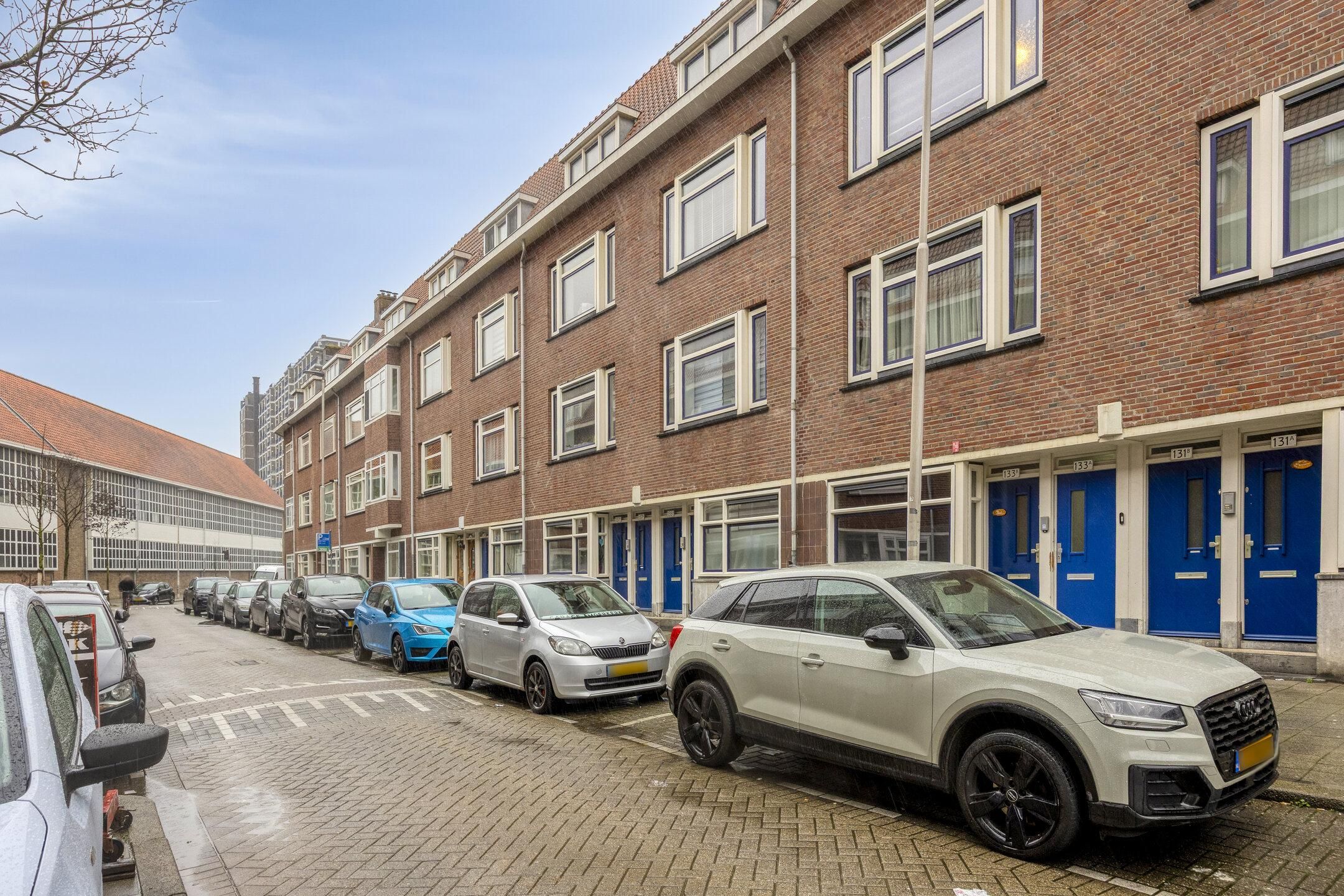 Photo 3 of Moerkerkestraat 135-B