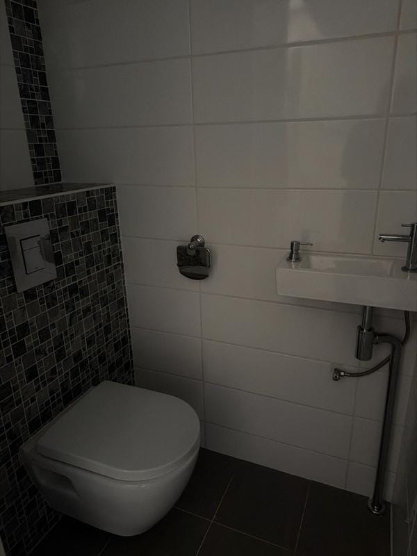Photo 39 of Moerkerkestraat 135-B
