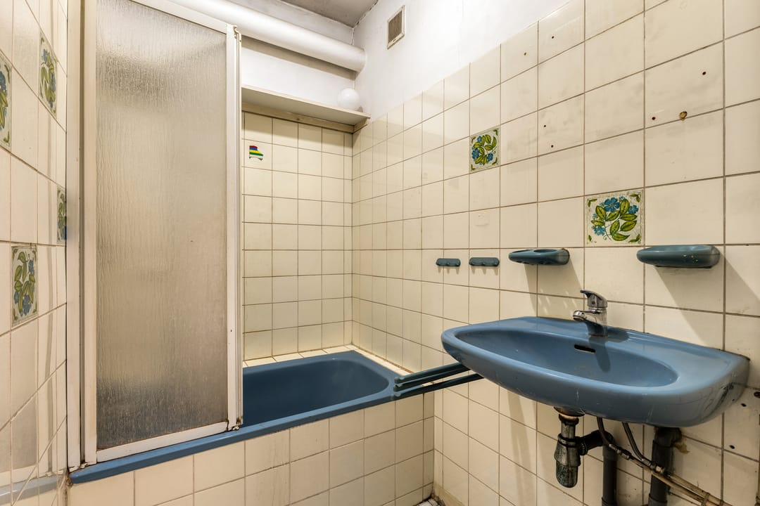 Spacious 4-Room Apartment with Balcony and Free View — 23