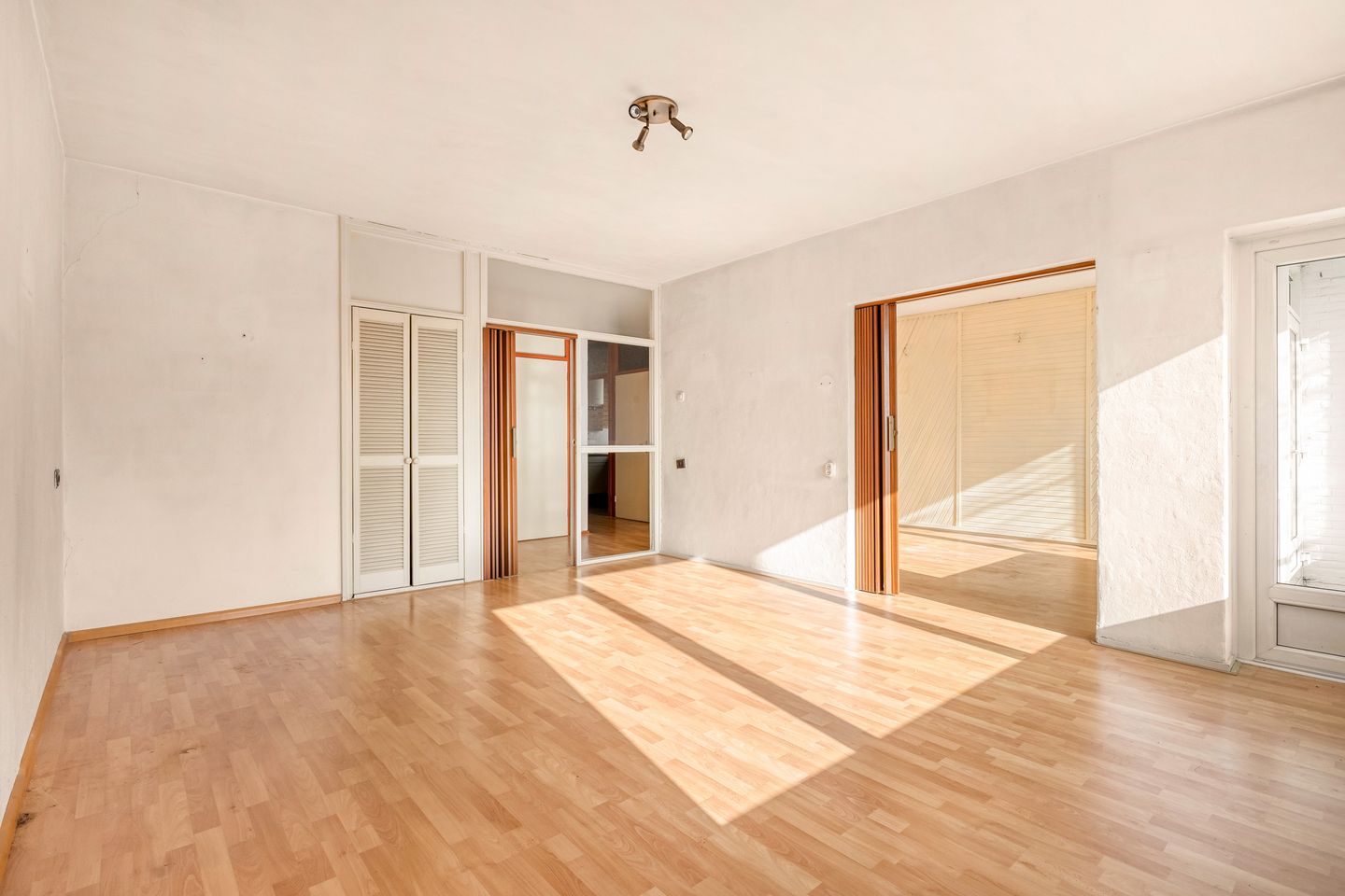 Spacious 4-Room Apartment with Balcony and Free View — 14