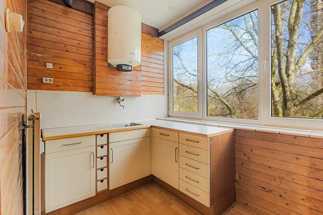 Spacious 4-Room Apartment with Balcony and Free View — 17