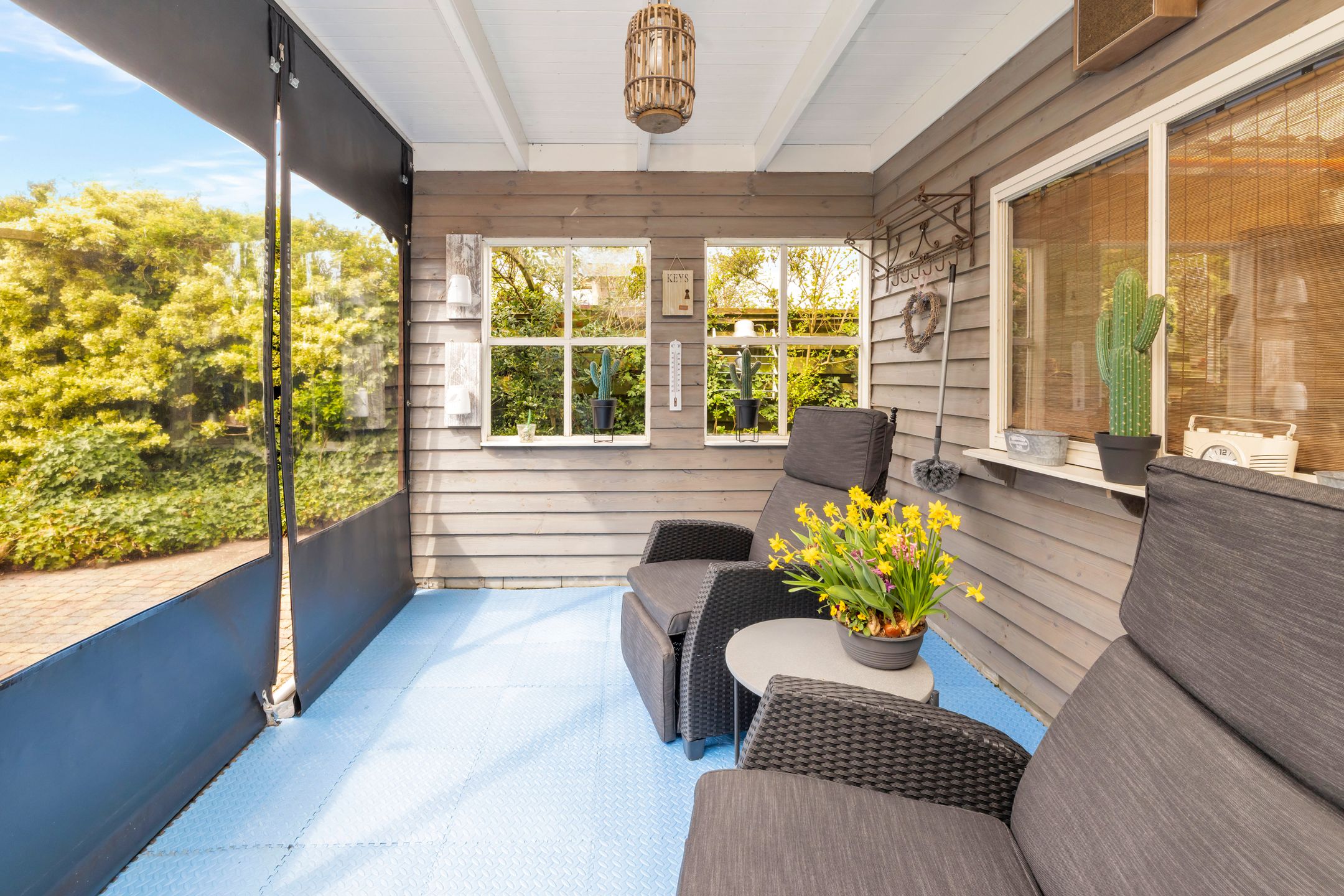 Vrijstaand wonen met aanbouw, royale schuur en verrassend diepe tuin — 33