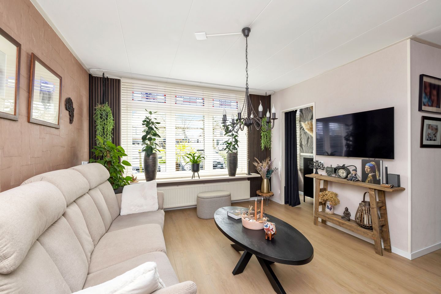 Vrijstaand wonen met aanbouw, royale schuur en verrassend diepe tuin — 20