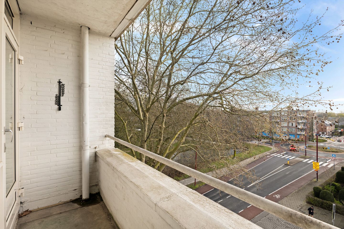 Spacious 4-Room Apartment with Balcony and Free View — 20