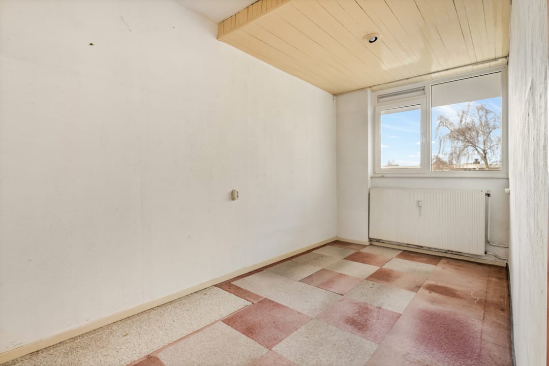 Spacious 4-Room Apartment with Balcony and Free View — 26