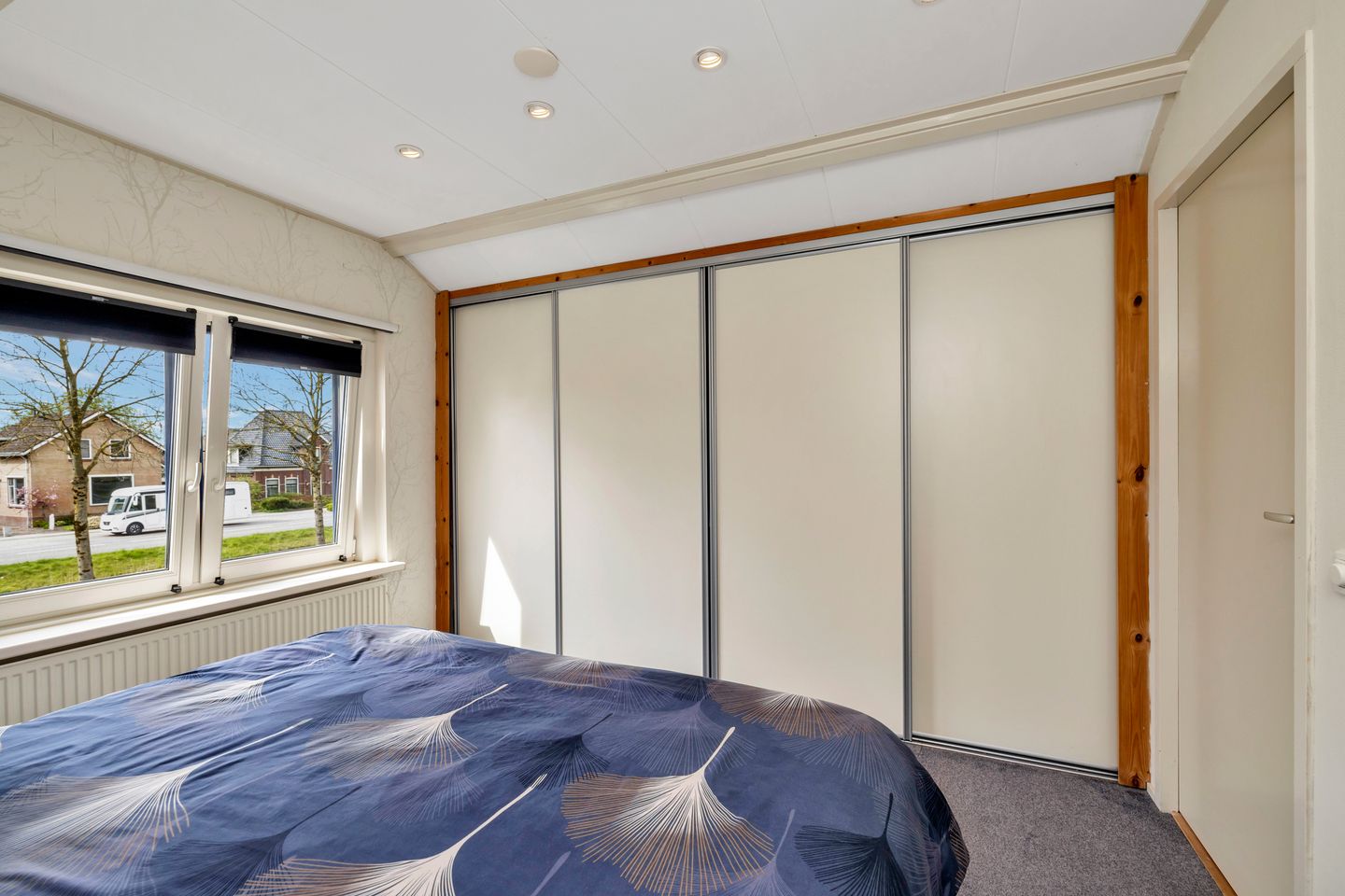 Vrijstaand wonen met aanbouw, royale schuur en verrassend diepe tuin — 25