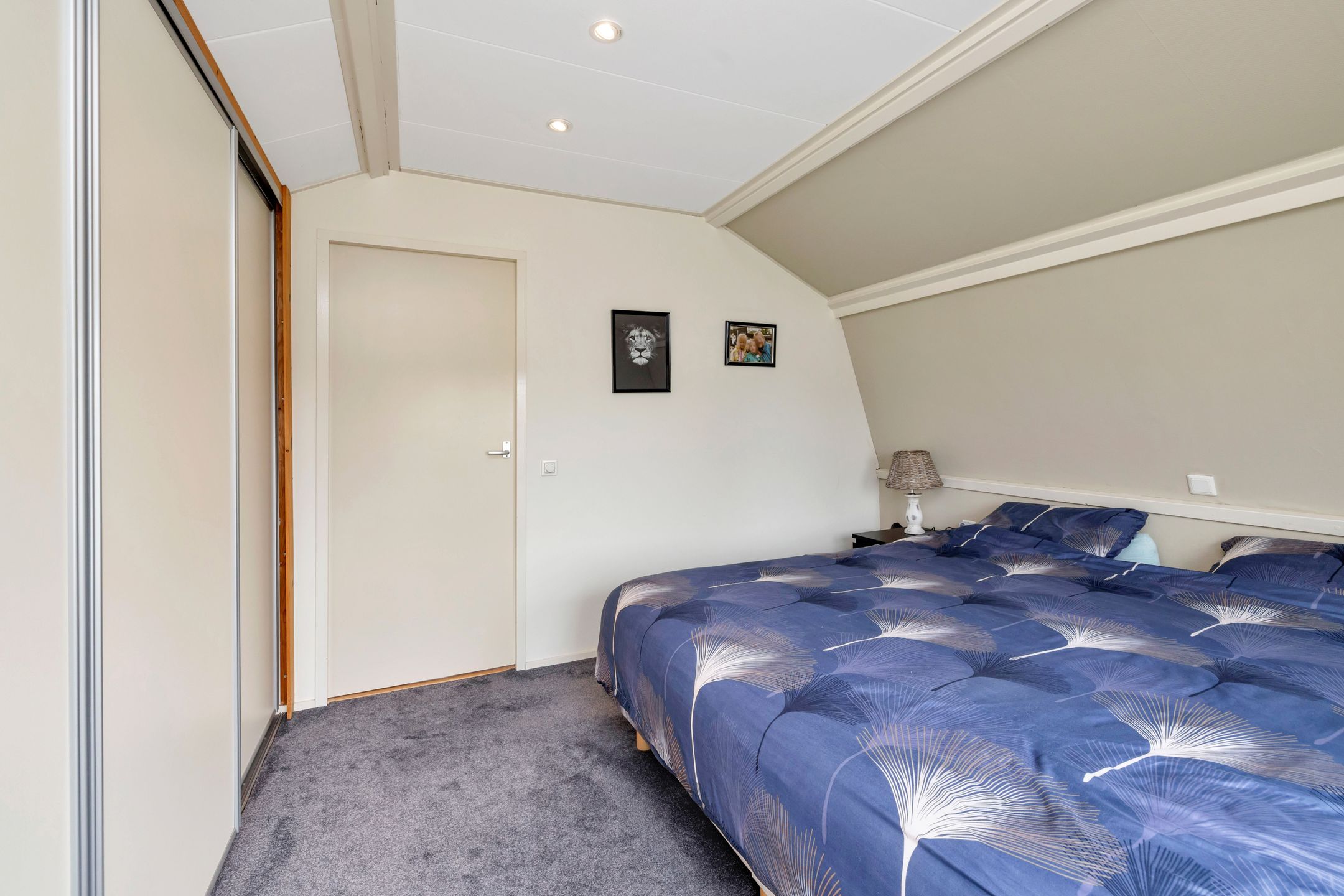 Vrijstaand wonen met aanbouw, royale schuur en verrassend diepe tuin — 24