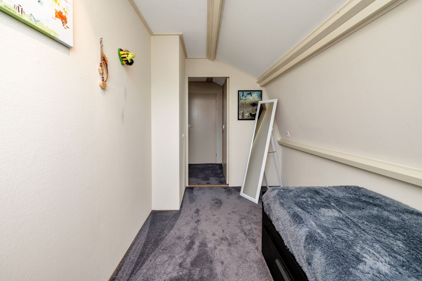 Vrijstaand wonen met aanbouw, royale schuur en verrassend diepe tuin — 29