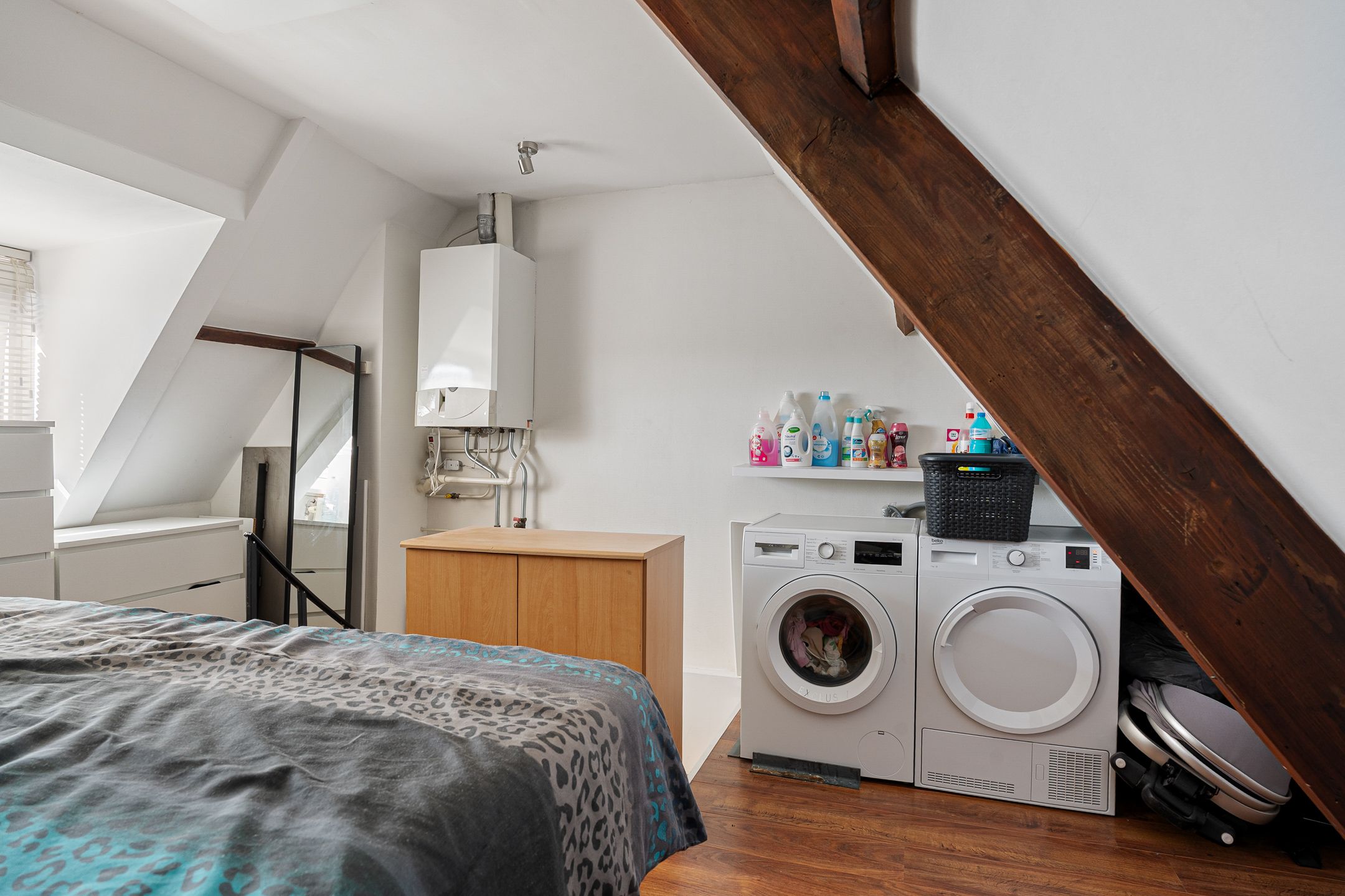 Well-Maintained Upper-Floor Apartment with Three Bedrooms in Rotterdam Overschie — 36