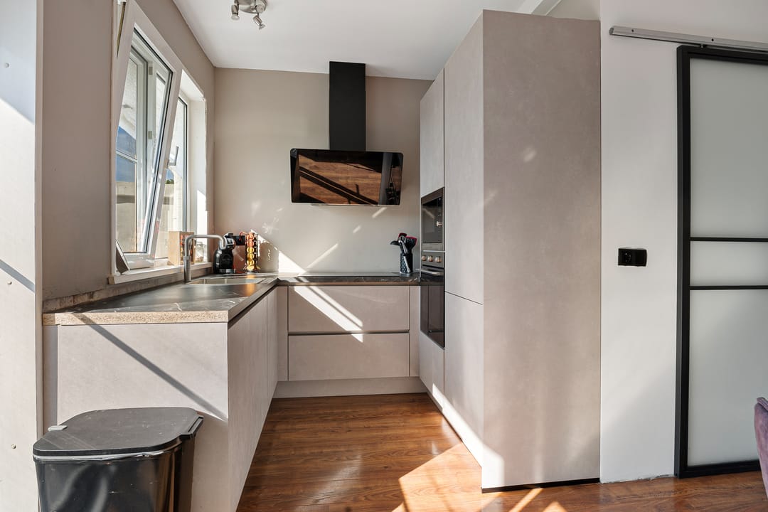 Well-Maintained Upper-Floor Apartment with Three Bedrooms in Rotterdam Overschie — 17