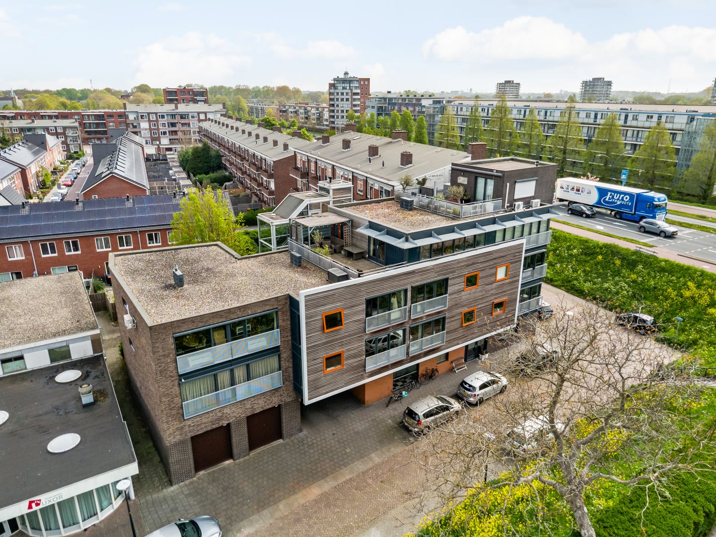 Photo 10 of Van der Horststraat 33