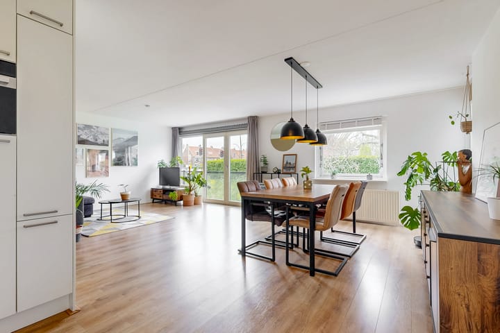 Photo 2 of Van der Horststraat 33