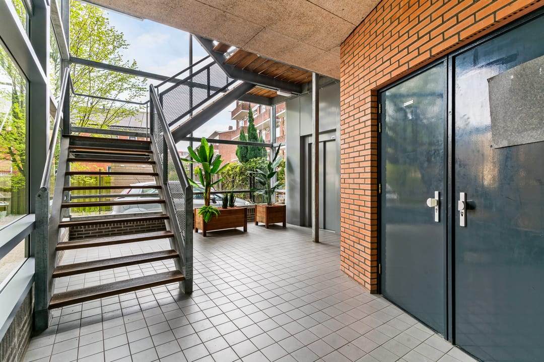 Photo 13 of Van der Horststraat 33