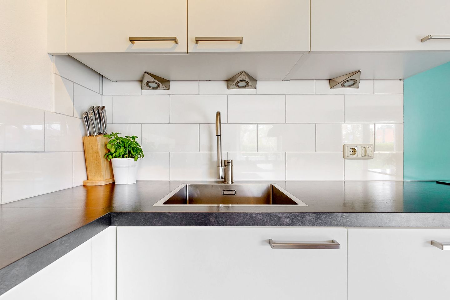 Photo 29 of Van der Horststraat 33