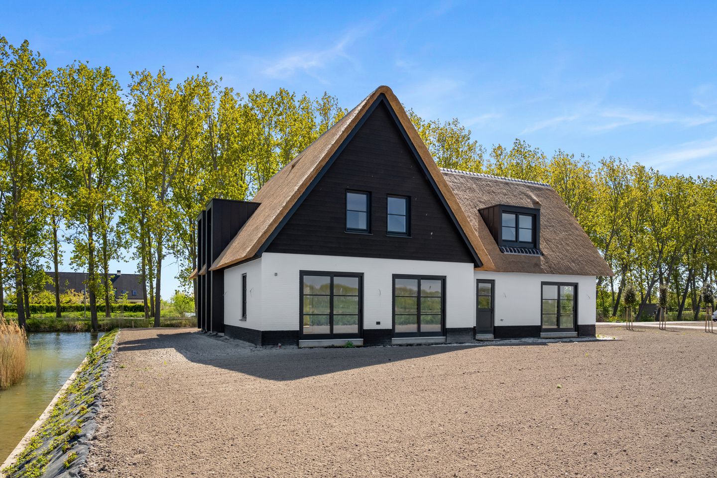 Photo 10 of Ambachtsheerenlaan 5-B