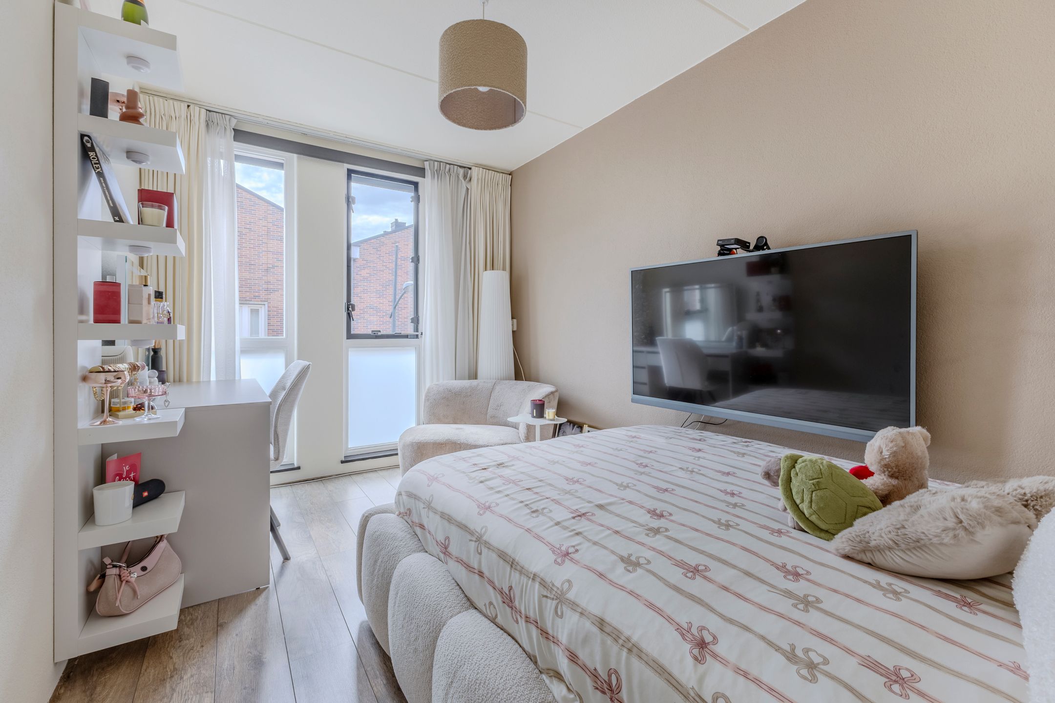 Spacious and modern corner house with extension in Assendelft — 21