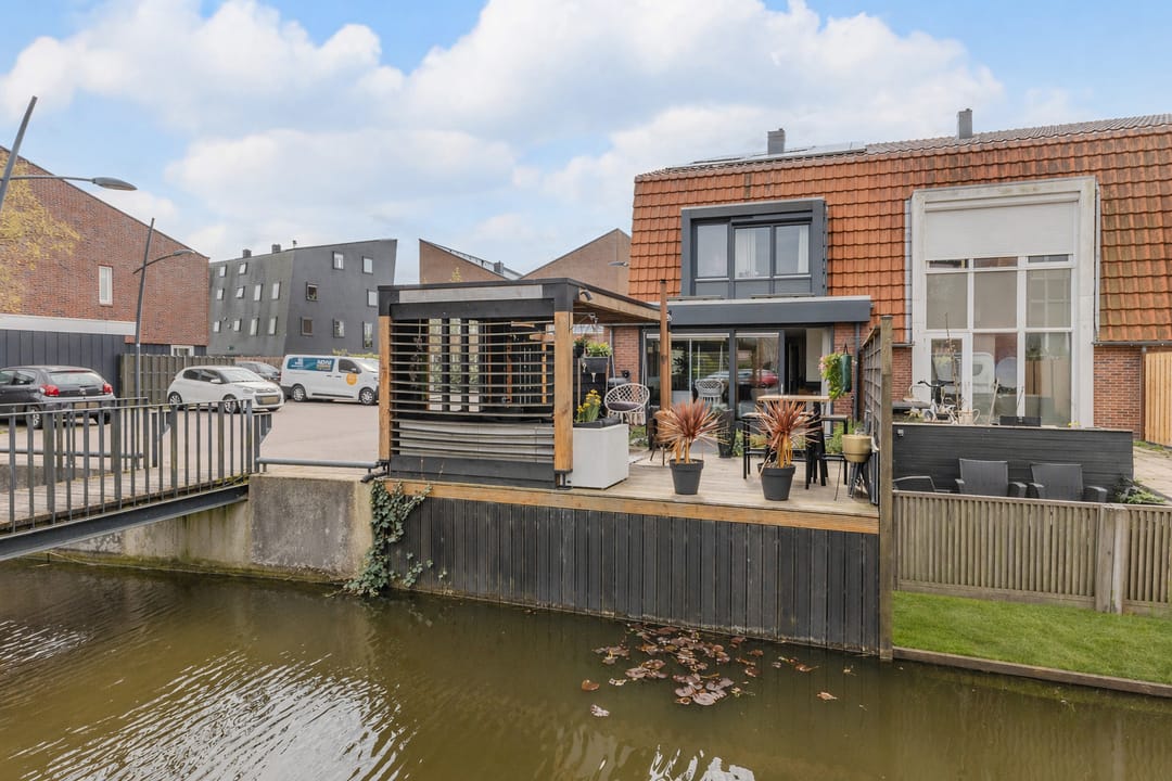Spacious and modern corner house with extension in Assendelft — 13