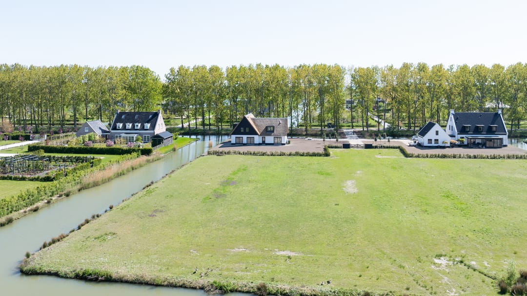 Photo 13 of Ambachtsheerenlaan 5-B