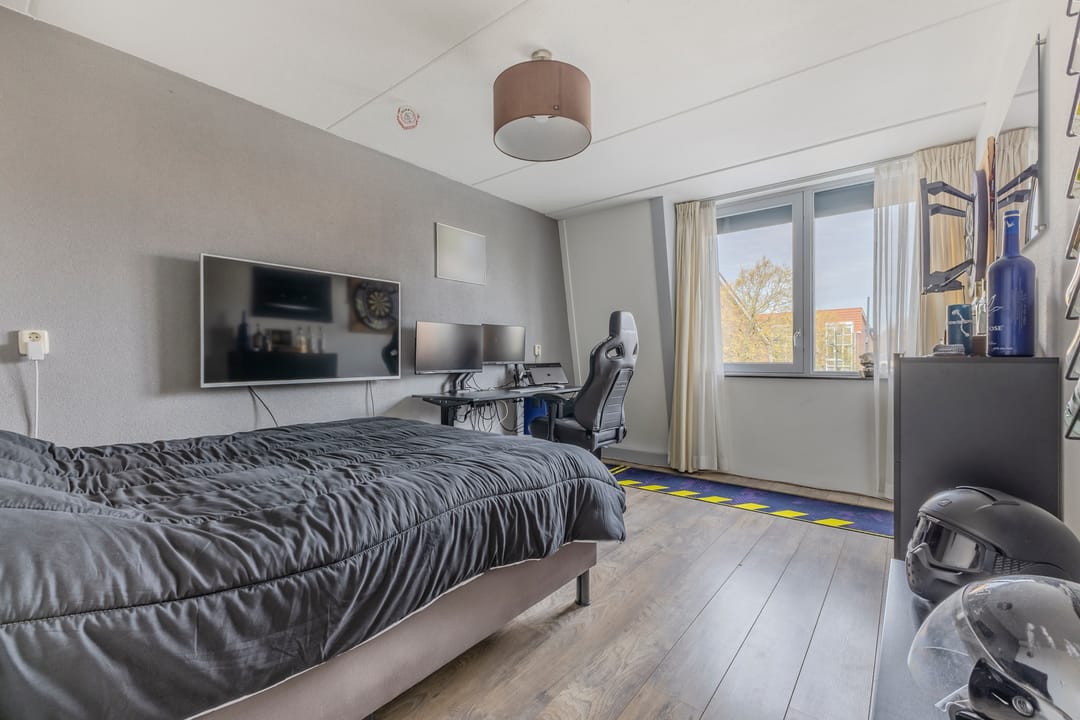 Spacious and modern corner house with extension in Assendelft — 23